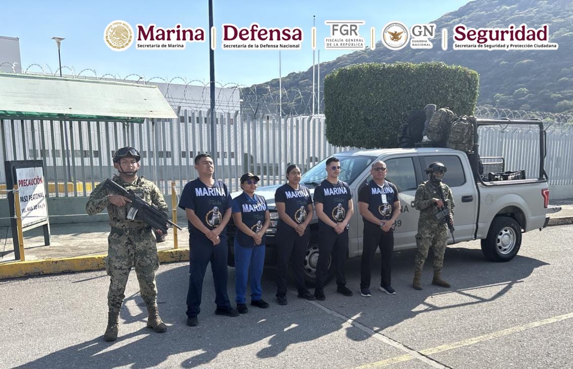 SSPCMexico's tweet photo. La #SSPC, @SSalud_mx y @SEMAR_mx aplican esquema básico de vacunación a personas privadas de la libertad en 14 #CEFERESOS. https://t.co/sHUnO21jFd https://t.co/884i2BsAup