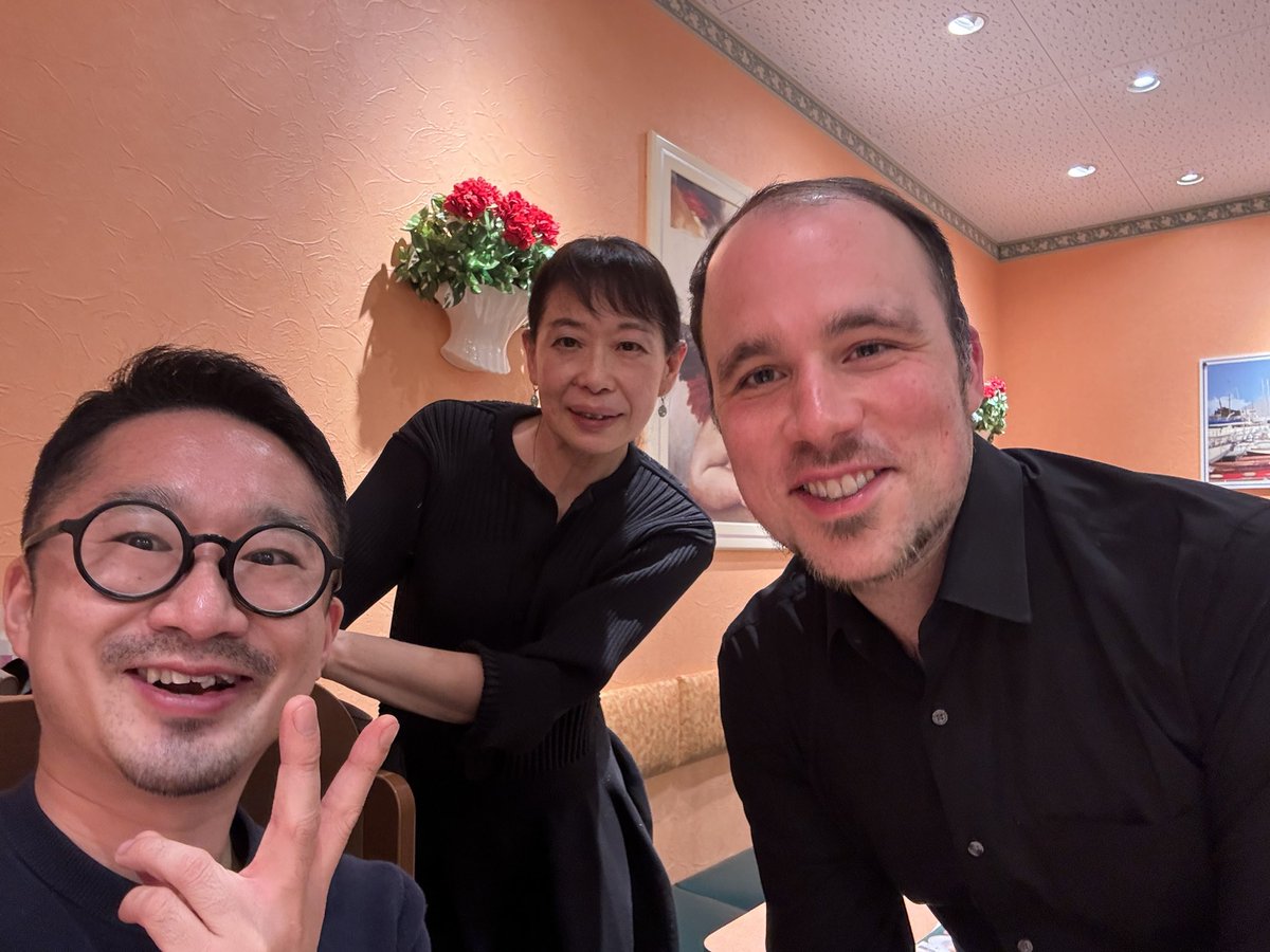 バッハ無伴奏チェロ組曲リレー演奏会、多くのお客様に見守られ、無事終演しました！たくさんのご来場をありがとうございました！手に汗握る演奏をお届けしてしまいましたが、バッハの4番を通して弾いて、得たものも大きかったです。バッハは、取り組むのではなく、常に向かい合いたいなと思いました。