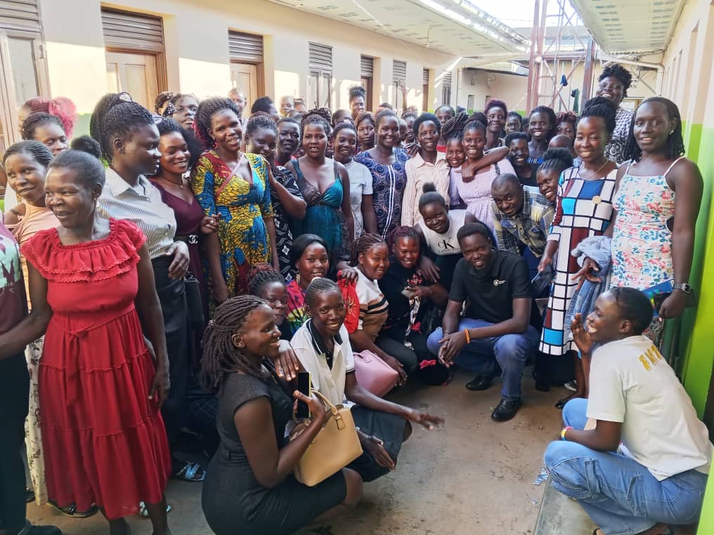 chapchapUg's tweet photo. We have kicked off hands-on SME training under the #10XProgram with support of @UNCDF, focused on digital financial record-keeping. Using the #ChapChapShop,# MSEs can maintain accurate records that strengthen their financial profiles and improve access to digital credit. https://t.co/8Ij1dINKL9