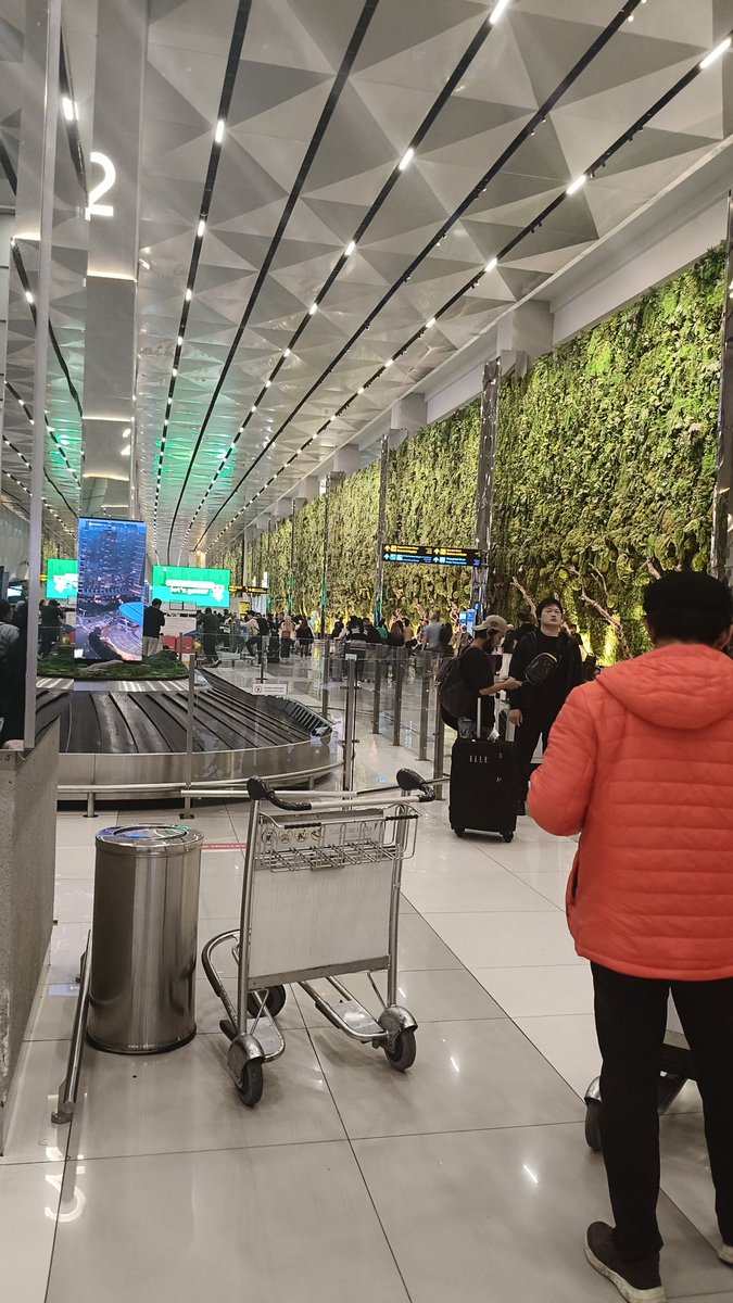 Welcome to me in Indonesia 😁😁