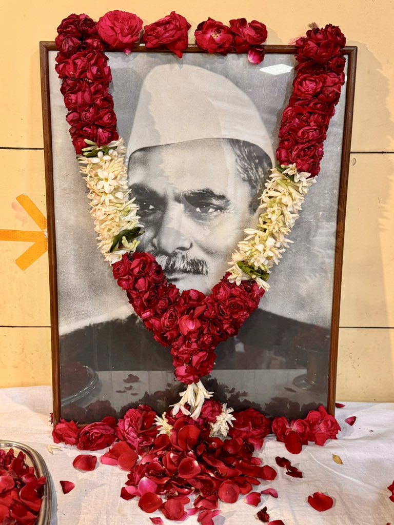 itariqanwar's tweet photo. राजेंद्र भवन ट्रस्ट की ओर से आज आयोजित “भारत और उसके पड़ोसी” व्याख्यानमाला में दक्षिण एशियाई परिदृश्य, विदेश नीति और रणनीतिक हितों पर गहन विमर्श हुआ। सत्र ने विषय पर विश्लेषणात्मक दृष्टिकोण प्रदान किए।

#RajendraBhavanTrust https://t.co/Io6dR6Lwwh