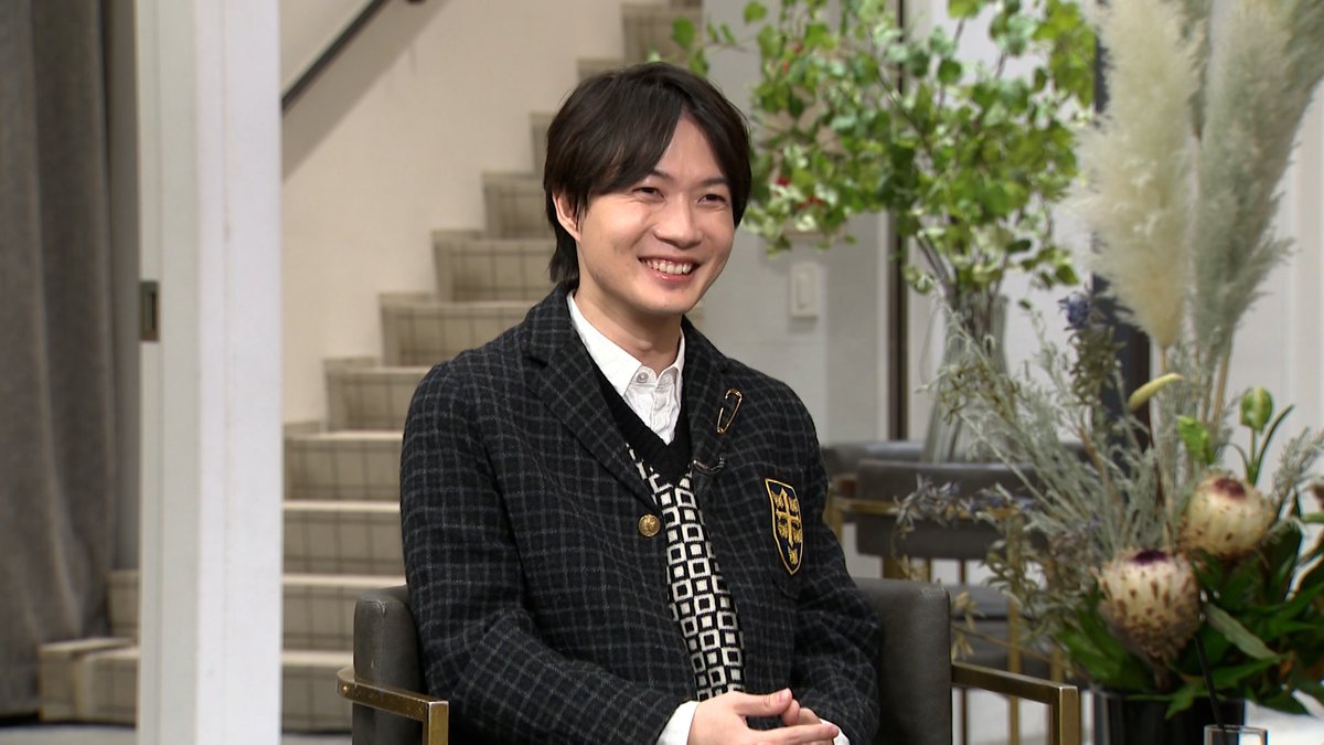 fujitv's tweet photo. 🌟本日もフジテレビの番組をご覧いただき、ありがとうございました📺✨

あす朝7時『#ボクらの時代』 は
菅田将暉×神木隆之介×三谷幸喜🎭✨

「菅田将暉の前でボケたくて…」
三谷幸喜が驚く神木隆之介の素顔とは！？

神木隆之介のモノボケ(？)必見です👀💫

ドラマ『もしもこの世が舞台なら、
楽屋はどこにあるのだろう』出演の
菅田将暉＆神木隆之介と
脚本・三谷幸喜の超豪華メンバーが語り合う――。
【前編】です！！！！

あの番組を見逃してしまった💦という方は
FODやTVerをチェックしてみてください👀

TVer：https://t.co/AFM49gHJHF