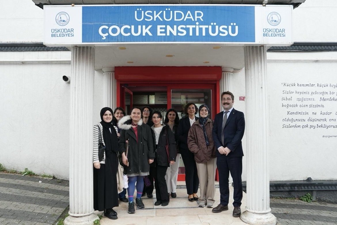 uskcocukenstitu's tweet photo. Geçtiğimiz günlerde Çocuk Enstitümüzde, Çocuk Hakları Günükapsamında İstanbul Barosu Çocuk Hakları Merkezi’nden uzmankonuklarımızı ağırladık. Gerçekleştirilen bu anlamlı ziyaret, çocuk haklarına dair farkındalığımızı güçlendirmemize katkı sağladı.✨ https://t.co/ObMUAZ8Wj5