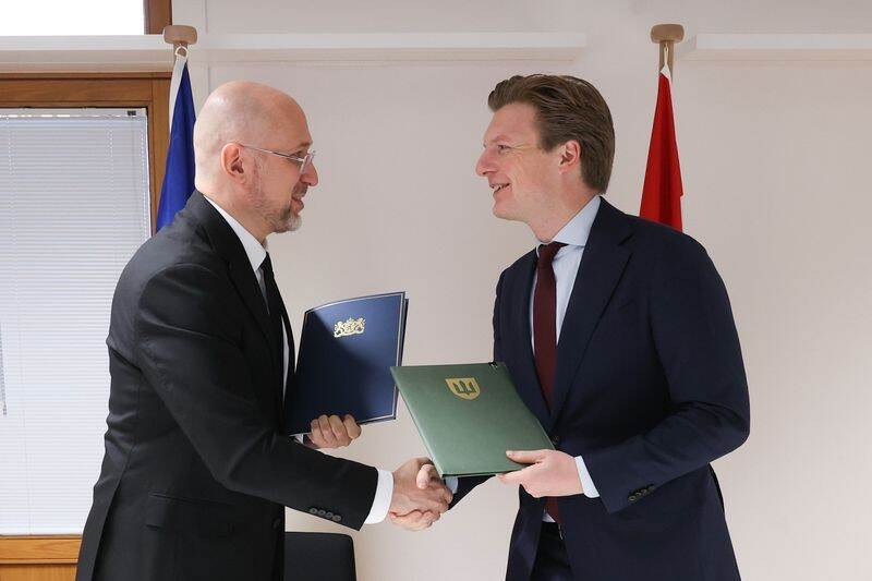 Nederland en Oekraïne tekenen overeenkomst voor gezamenlijke droneproductie

Lees meer via de link in bio of onderstaande link.
ow.ly/c9Nl50XCJIA

#Defensie #Noventas #Oekraïne #Brussel
