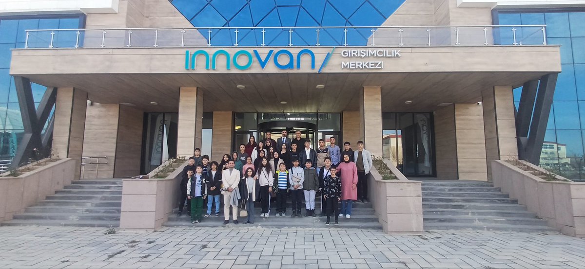 HakkariSTB's tweet photo. 📍Gençlerimizle Van Teknokent ve İnnovan Girişimcilik Merkezi ziyareti
İl Müdürlüğümüz ile Hakkari Gençlik ve Spor Müdürlüğümüzün iş birliğinde, Deneyap atölyelerinde eğitim alan 29 kişilik öğrenci grubumuzla teknik bir gezi gerçekleştirdik.@yetkinyasemin @Dr_MuratKoca @TeknoVan https://t.co/9D4n34Q6hD