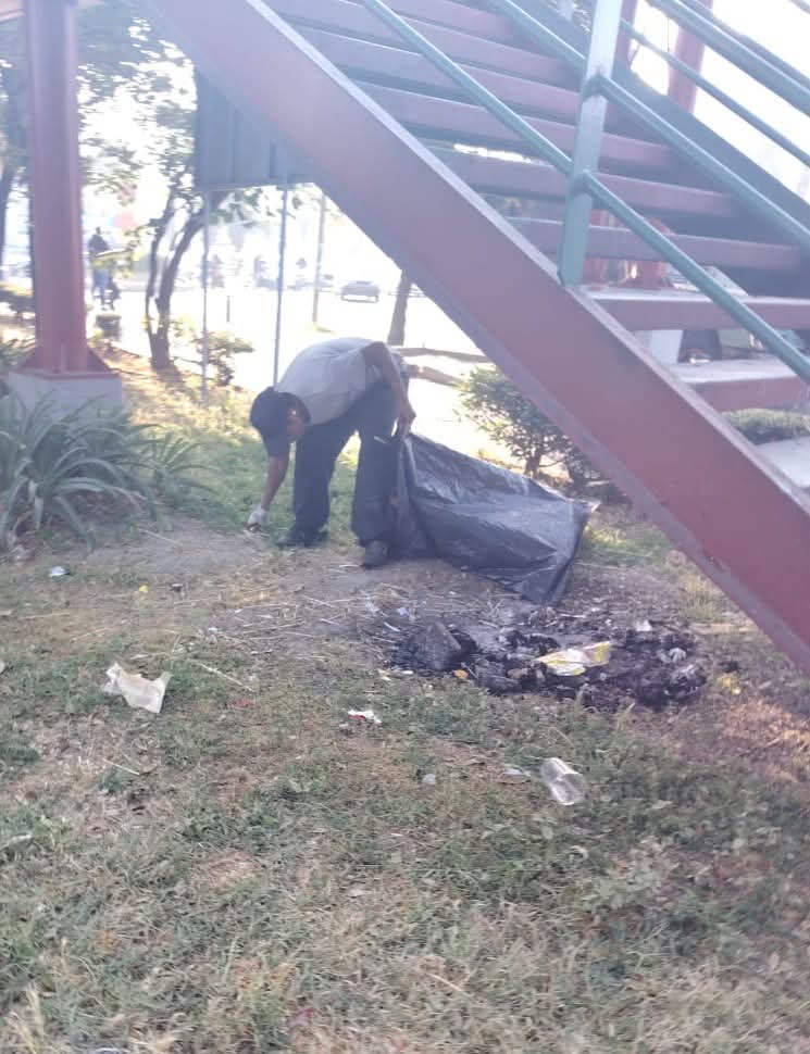 #BuenosDías☀️ 

Cuidamos nuestros espacios públicos con labores de limpieza en el Jardín Chiapas y en la Plaza Benemérito de las Américas, para mejorar la imagen de todo el entorno.

Invitamos a nuestras vecinas y vecinos a evitar arrojar basura.🌿🧹
 
#Limpia
#VCCercaDeSuGente