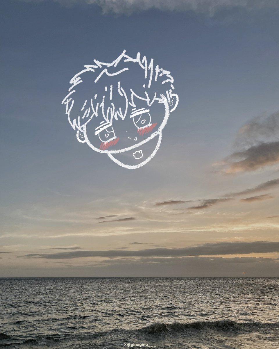 아마도 긴 한 해의 마지막 여행일 것이다 🌊
이제 해변에 갈 때마다 조카가 생각납니다..
일몰을 바라보던 중 갑자기 방울이의 얼굴이 나타났다 ㅎㅎㅎ