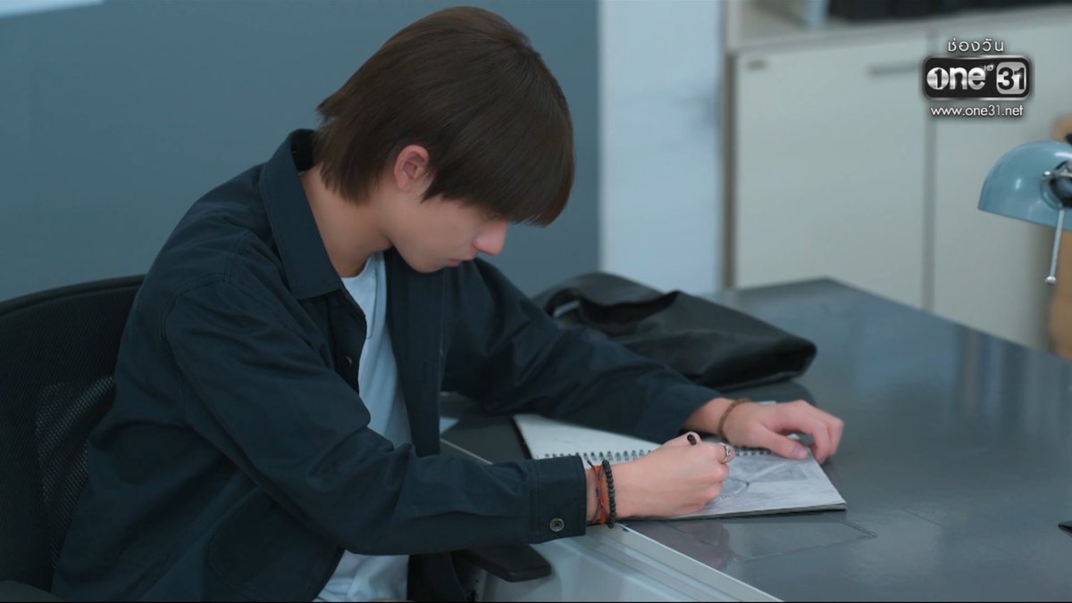 for199397's tweet image. น้องธูปวาดอะไร จะเตือนอะไรไหม 

SINGSA LATAI EP6

#สิงสาลาตายEP6