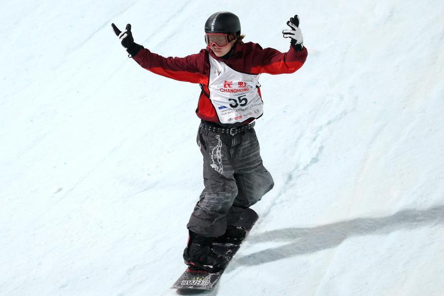 XHSports's tweet image. China's Ge Chunyu, Su Yiming and Zhao Yingxu qualified for the men's snowboard final at the FIS Big Air World Cup in Beijing on Friday xhtxs.cn/8El
#FIS
