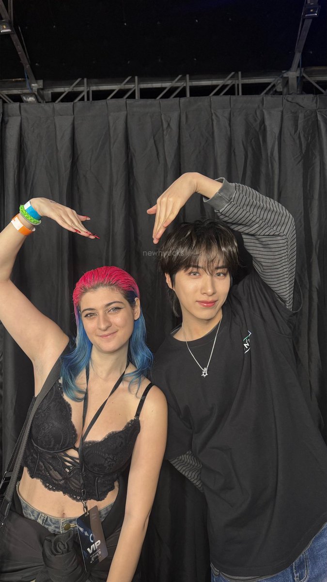 newhyucks's tweet photo. i really, finally, got to see ONEUS
i waited for this moment for YEARS and i am so happy
they’re all so sweet and talented, i love them so much

#oneus #ONEUSinMilan #ONEUSinEurope #ONEUSTour #H_OUR_US
#2025ONEUSWORLDTOUR https://t.co/QcEp6N2ExR