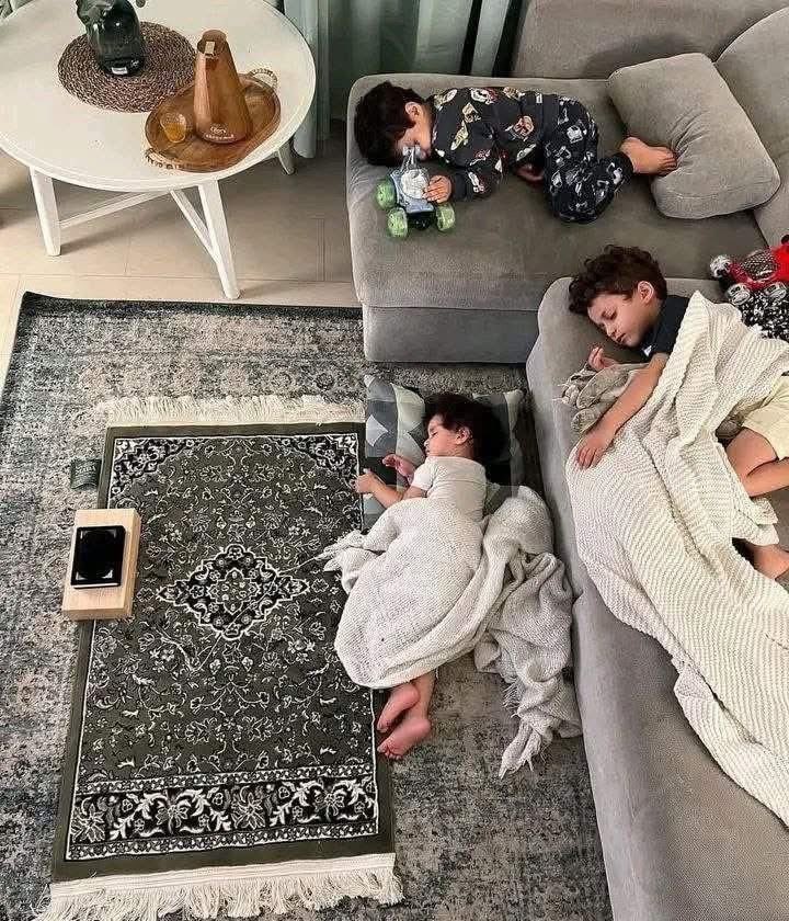 ﴿ رَبِّ لَا تَذَرْنِي فَرْدًا وَأَنْتَ خَيْرُ الْوَارِثِينَ ﴾ 🤍