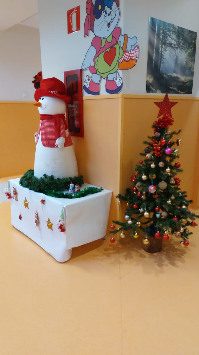 IgeElkar's tweet photo. Ya ha llegado la navidad a nuestro cole. Muchas gracias a todas las personas que habéis participado en la decoración de los tres edificios. ¡Ha quedado genial! Aprovechamos y os deseamos a todas las familias, ¡feliz navidad! https://t.co/yaqyW1QIpF