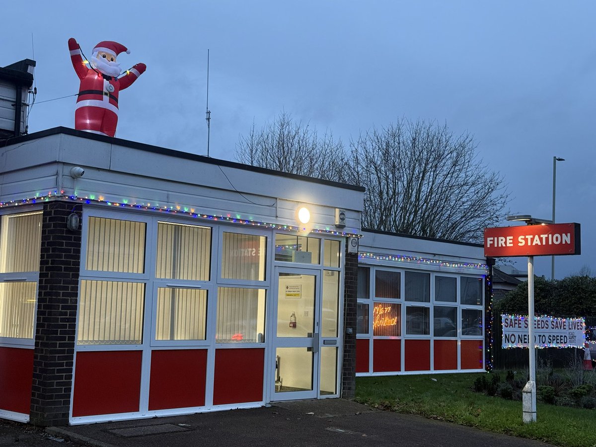 Home Fire Safety Visit’s don’t stop over the festive period. Santa’s got his working smoke alarm, have you? Book your free HFSV today! hertfordshire.gov.uk/ufs/SAFEANDWEL…