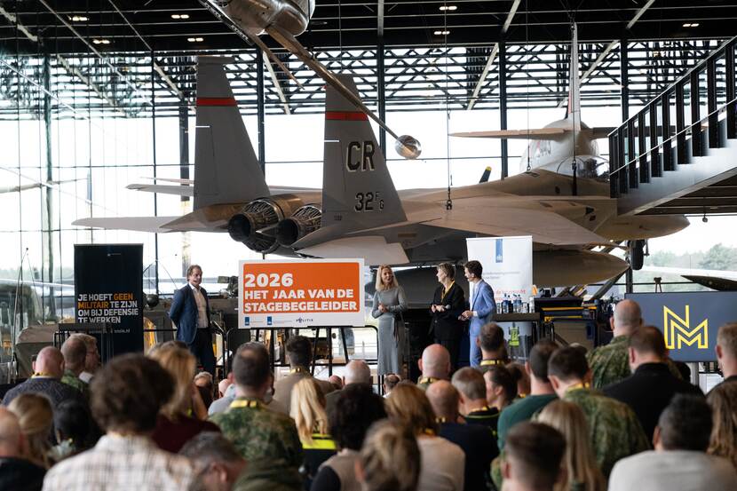 Stagebegeleider sleutel tot snelle schaalbaarheid krijgsmacht

Lees meer via de link in bio of onderstaande link.
ow.ly/Meo150XCJST

#Defensie #Noventas #netwerkdag