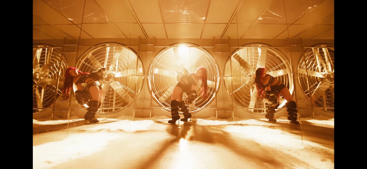 ハナ⭐️ 花 花v 花鳥56 4/20 発売！adidas Originals ZX 2K BOOST PURE “Hanami