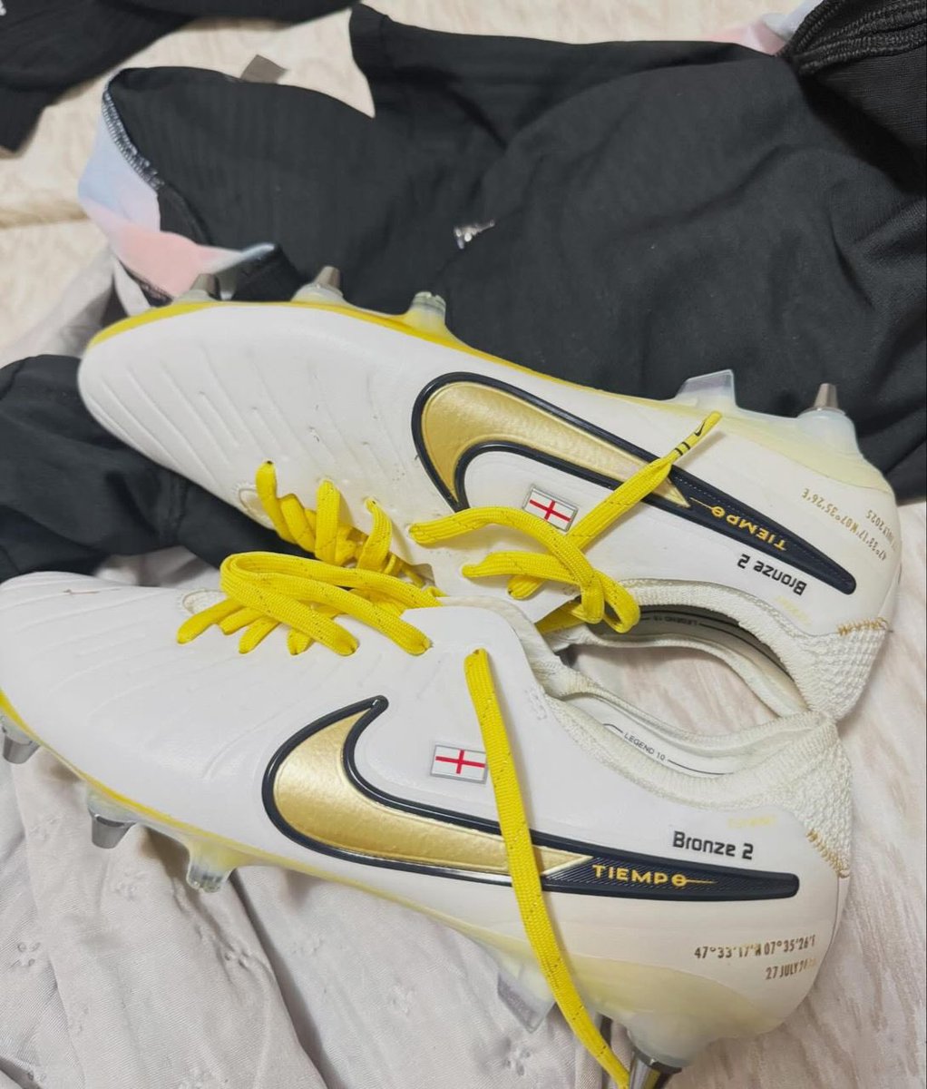 Big dreams…
<a href="/LucyBronzee/">Lucy Bronze</a> thank you🥰