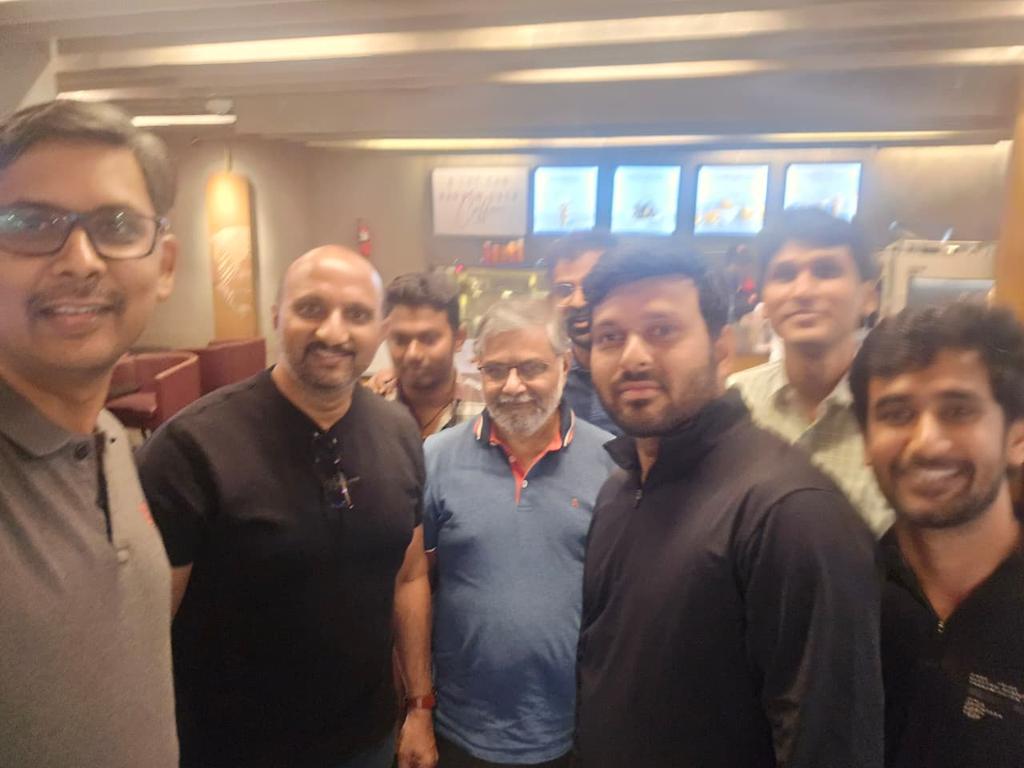 sk_v55's tweet photo. Thank you, Reddy garu, for sharing your valuable market experience. The time flew by so quickly! Hope to meet you again soon.
#tradersmeet https://t.co/IcRKHiFnKg