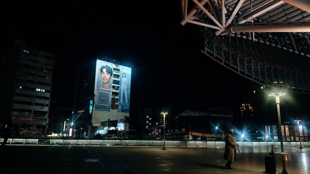 Csy1990123's tweet photo. The night is long. The only consolation before dawn is to see Alan Menlong Yu's discussions, photos, and  posters all around the world. Thank you the companions who are fighting for pursuing jistice for Alan! I was not his fan, but I fight for justice. https://t.co/1KYutEsohR
