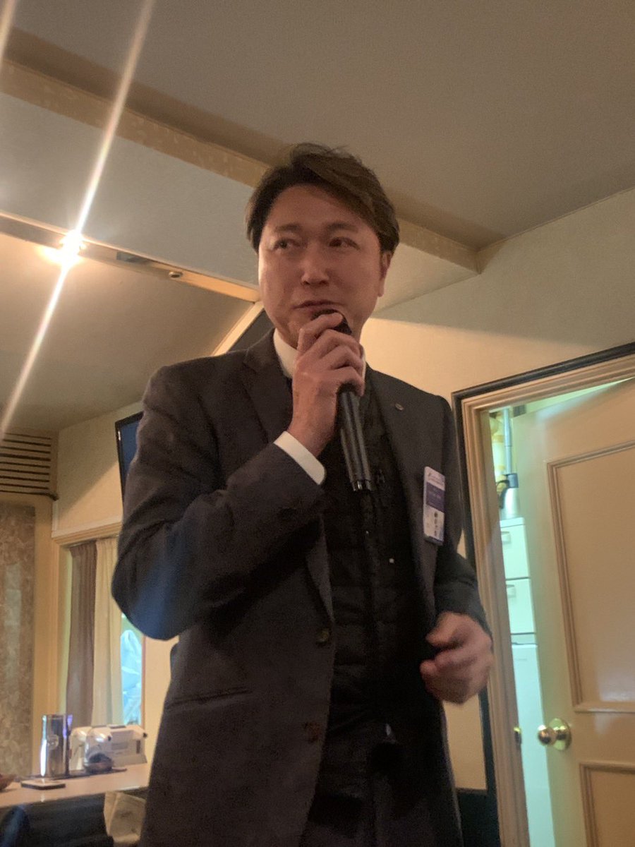 obihiroyeg's tweet photo. 帯広商工会議所女性会の忘年会に、来賓として会長・副会長・専務理事と共に参加させていただきました。

女性会 蔦井会長のご挨拶から始まり、パフォーマンスの披露など、とても楽しく素敵な時間を過ごさせていただきました🎶 https://t.co/RxSYlhp1bl