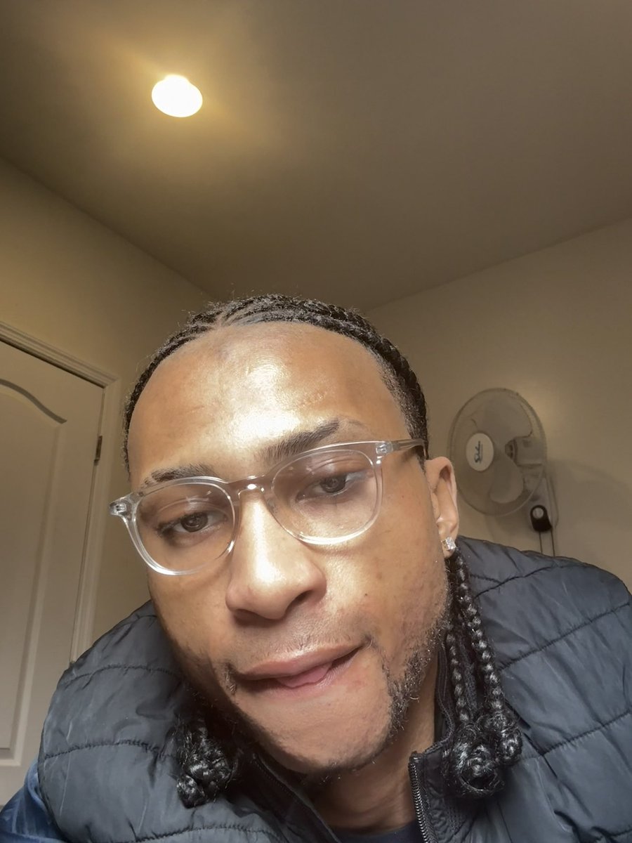 CartiertheHeir's tweet photo. 4 eyez https://t.co/6uAwBtQzXd