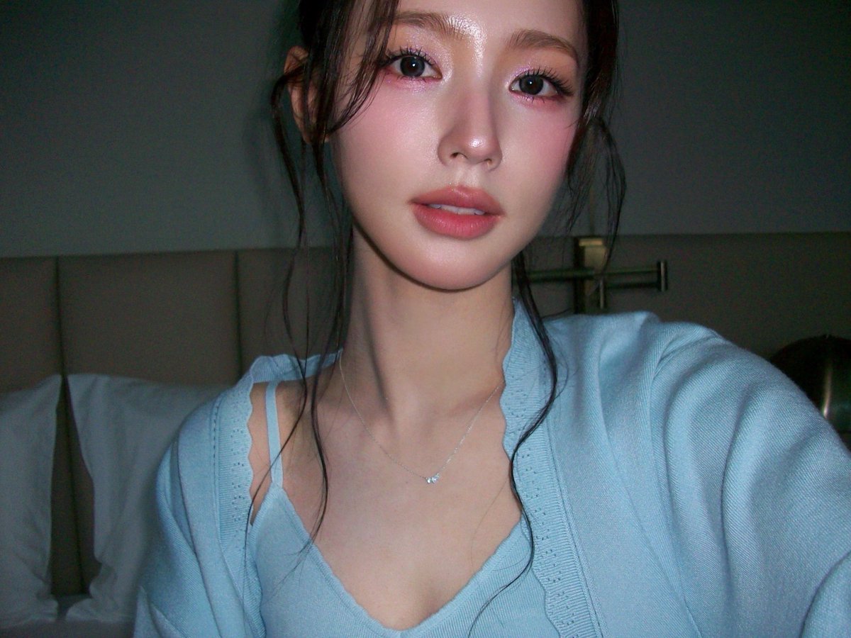 쨘 tweet media