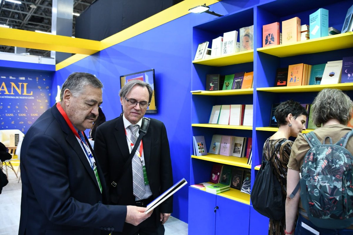 La <a href="/uanl/">UANL</a> , representada por su rector, el doctor en medicina Santos Guzmán López, presente en la Feria Internacional del Libro de Guadalajara en su edición 2025.
Las actividades que la Máxima Casa de Estudios ha programado continúan hasta el domingo 7 de diciembre.