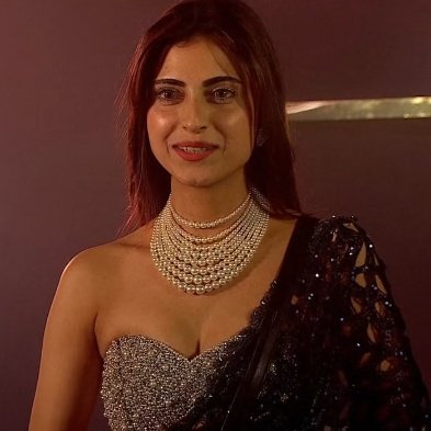 techindia251995's tweet photo. 🔥 Bebaak Farhana Bhatt ki Journey! 🔥
Bigg Boss ke ghar mein Farhana ne sabko dikhaya what true fearless energy looks like!

#FarrhanaBhatt #BebaakFarhana #BB19 #BiggBoss19 #FarhanaFans #FarhanaSquad #JourneyTask #RealityShowMagic  #TrendingNow #Trending #GauravKhanna #PranitMore 

Unfiltered, unapologetic aur full power — Farhana ki journey ek rollercoaster thi jisme drama bhi tha, growth bhi aur dhamaka bhi! 💥

Chahe mudde uthana ho, sach bolna ho ya kisi ke saamne seedha khade rehna ho —
Farhana Bhatt always stayed BEBAAK. 👑✨

Aapko Farhana ki journey kaunsa moment sabse zyada pasand aaya? ❤️🔥
Comments mein batao!