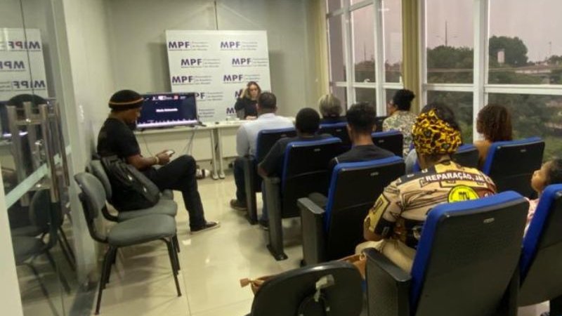 Articulação entre MPF e coletivos sociais garante inclusão da perspectiva racial no PPA de Marabá

🌐 Confira os detalhes no site do MPF: mpf.mp.br/pa/sala-de-imp…
