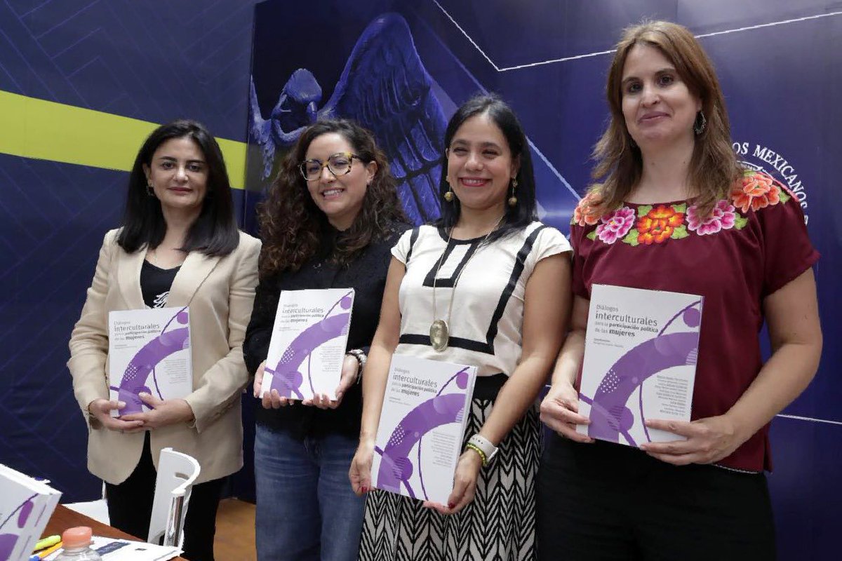 TEPJF_informa's tweet photo. ⚖️¿Qué retos interculturales enfrentan las mujeres líderes en Oaxaca al ejercer la política en sus comunidades?

En la @FILGuadalajara presentamos "Diálogos interculturales para la participación política de las mujeres". https://t.co/tvvrDqihyg