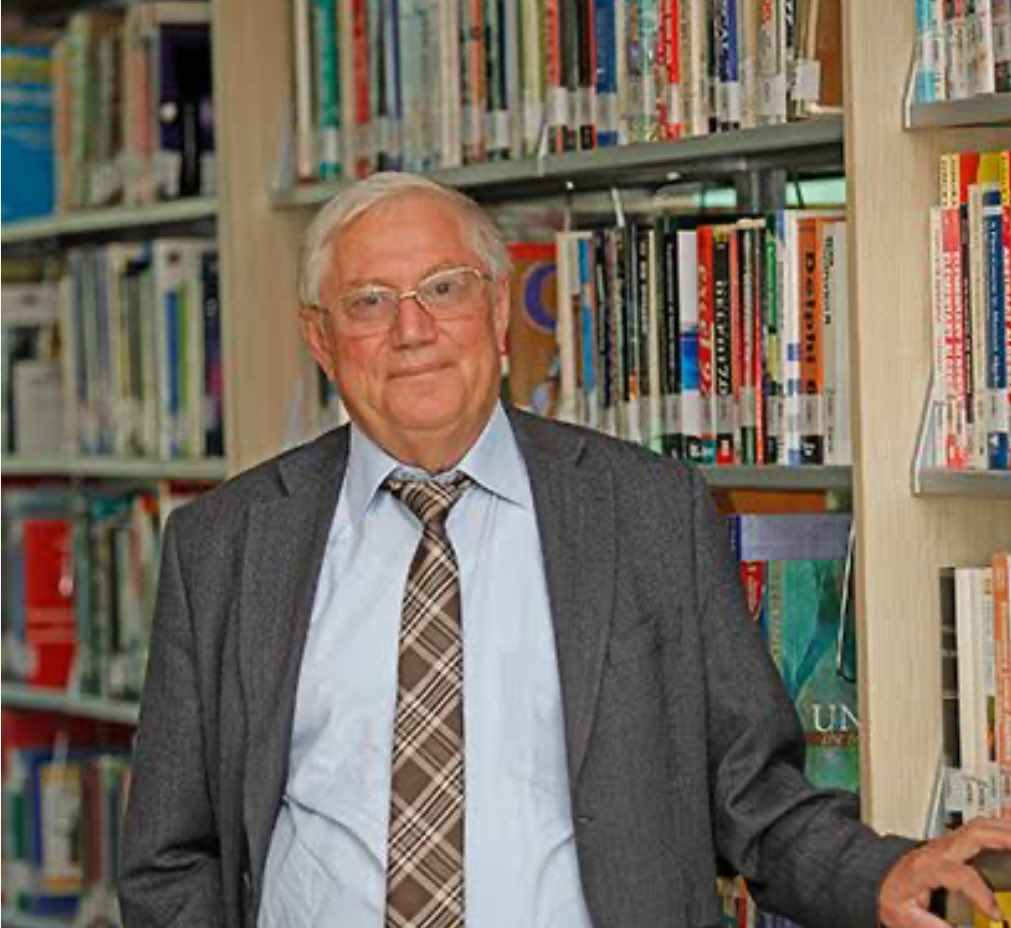 Dokuz Eylül Ünv. Hukuk Fak.’nin ilk hocalarından ve dekanlarından, medeni hukukun farklı alanlarında eserleri olan değerli hocamız Prof. Dr. ŞEREF ERTAŞ’ı da kaybettik. Tam anlamıyla şahsına münhasır, samimi, farklı bir bilim adamıydı. Allah rahmet eylesin, saygı ve şükranla…