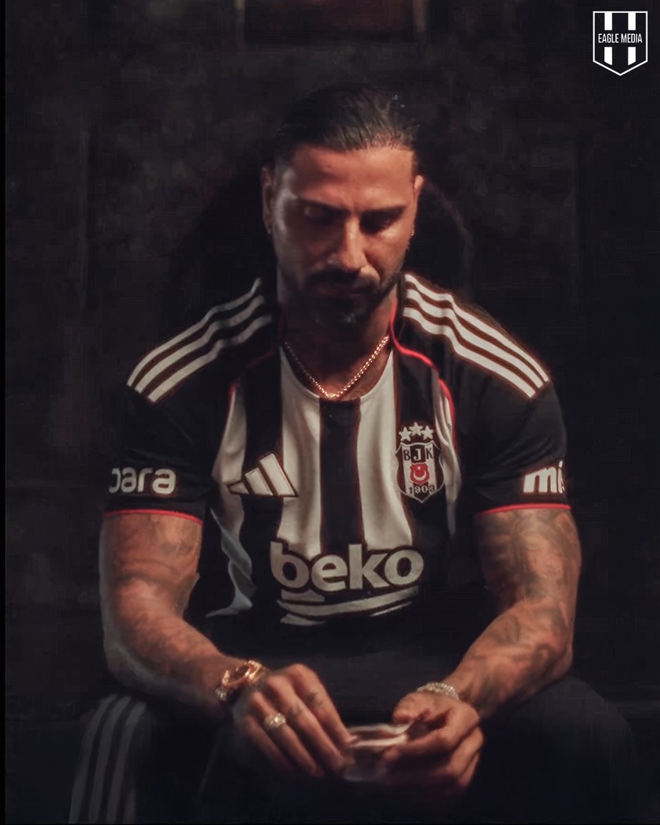 Ricardo Quaresma, FC26 çekimlerinde Beşiktaş’ın yeni sezon formasını giydi. 🔥