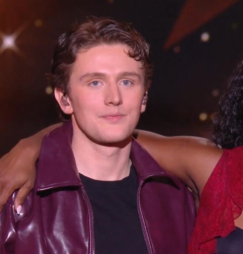 KetsuiOff's tweet photo. Bastiaan mérite plus sa place avec le chanté-dansé que Sarah. Mon coeur reste fermé #StarAcademyLeLive #staracademy #staracademy2025 https://t.co/xLbjtvKJ5W