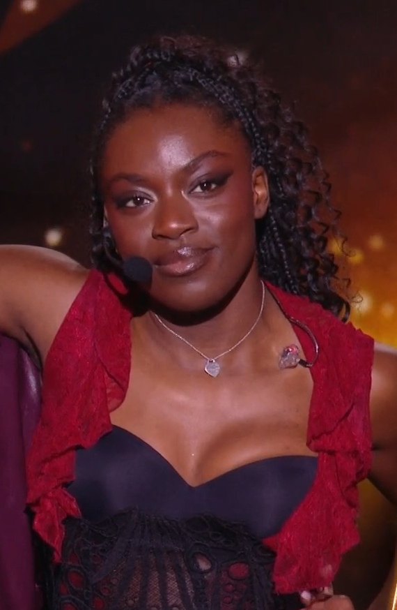 KetsuiOff's tweet photo. Sarah officiellement qualifiée pour la tournée de la Star Academy ! #StarAcademy #StarAcademy2025 https://t.co/KQV5Q0aAdZ