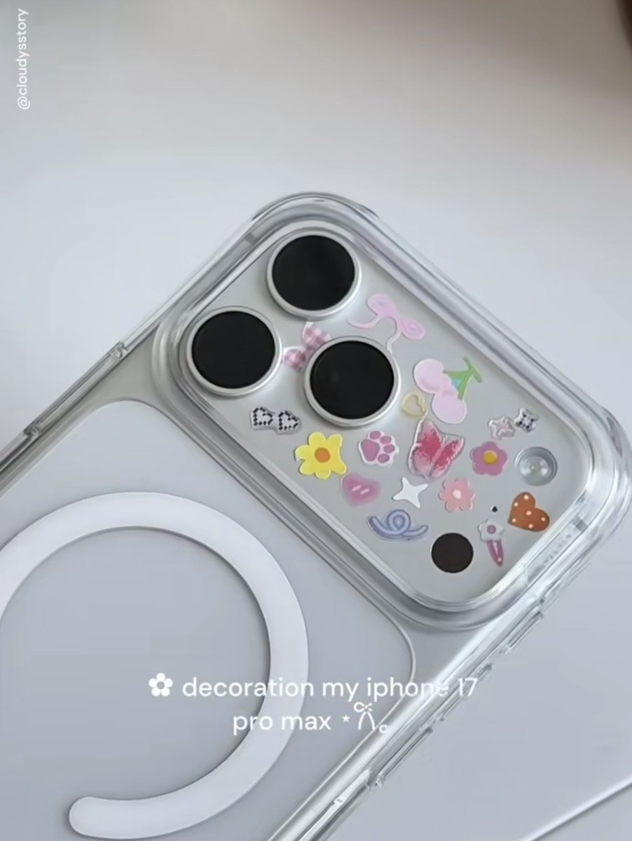 TheAppleDesign's tweet photo. One of the most underrated advantage of owning an Apple product is the insane amount of accessories available.. other brands are not even close to close https://t.co/kUydRZ3I0n