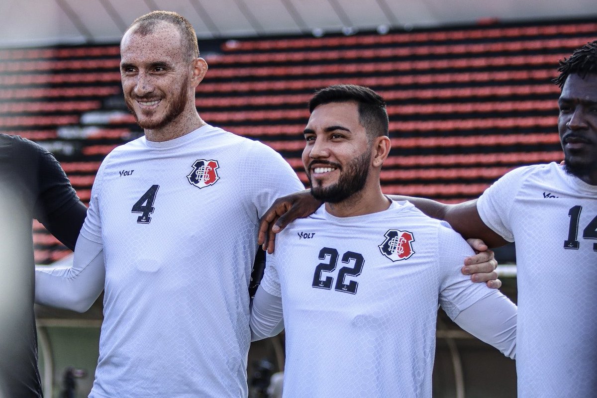 SantaCruzFC's tweet image. Sextou com trabalho no Arruda! 🐍

O elenco coral encarou mais um dia de pré-temporada com treino em dois períodos, ajustando detalhes físicos, técnicos e táticos. ⚽️