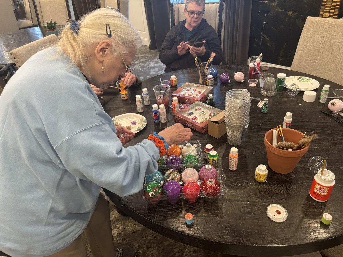 PinnacleLatham's tweet photo. Had the best time making DIY ornaments today! Such a cute and fun memory. ❤️🎄 https://t.co/7Tgv348qCq