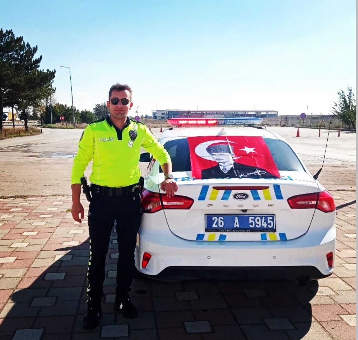 Onurlu şerefli vatan evladı sonuna kadar yanındayız.