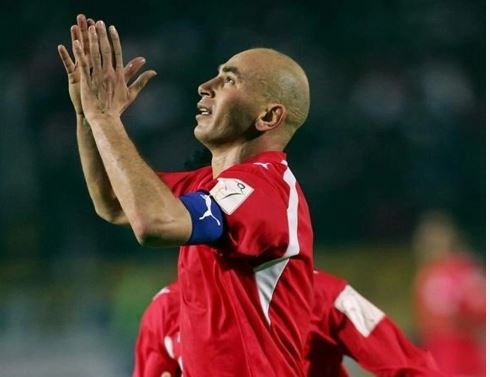 التوأم يعرفان خصوم مصر جيدًا. حسام حسن سجل ضد إيران في مواجهة ودية عام 2000 انتهت بانتصار الفراعنة بركلات الترجيح. إبراهيم حسن سجل هدف فوز الفراعنة ضد نيوزيلندا وديًا عام 1999 