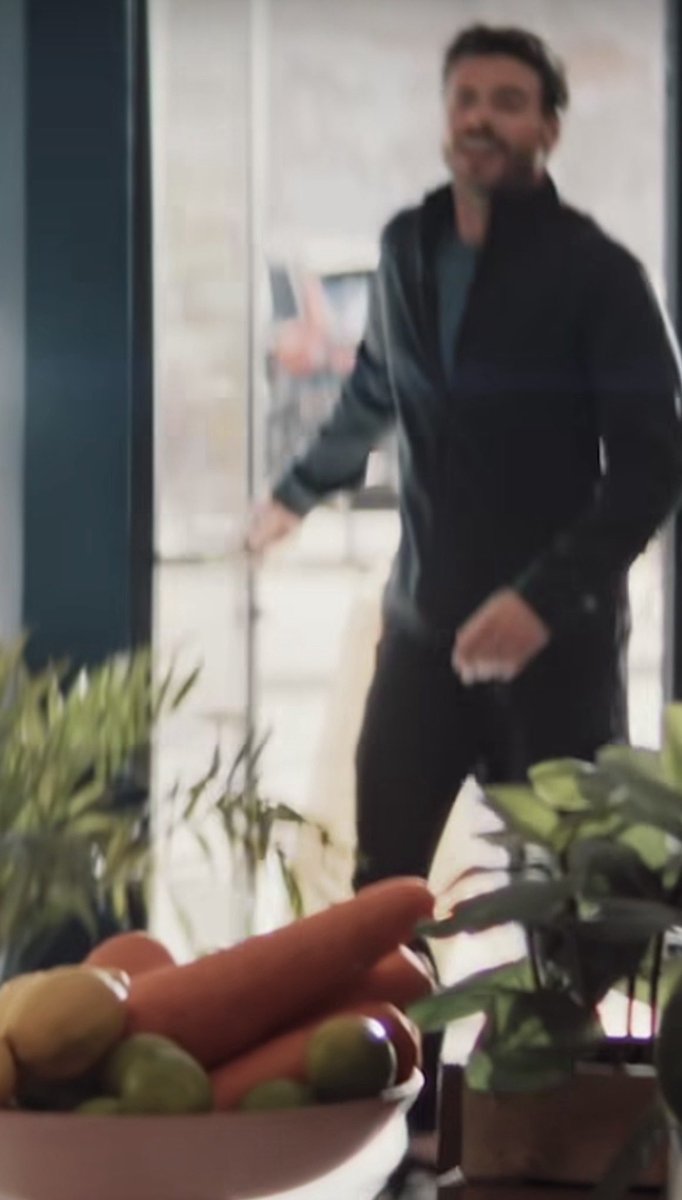 Kudos to the person in the <a href="/CraveCanada/">Crave</a> prop department who found the girthiest fucking carrots for the juice bar of Heated Rivalry. Well played.