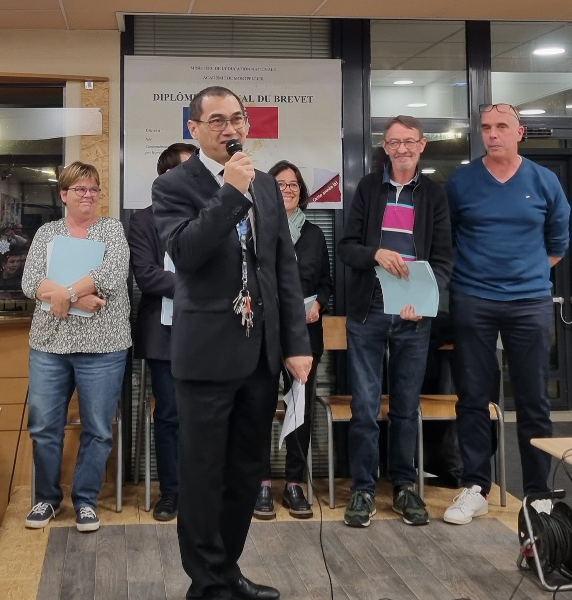 uramina's tweet photo. Très belle cérémonie républicaine de remise des diplômes hier soir au collège F. Desmons pour la Promo 2025 dans une ambiance chaleureuse et conviviale. https://t.co/W1Ft7xZzWR