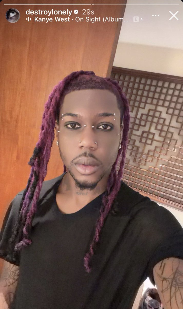 PresidenteLone's tweet photo. novo visual dos dread locs https://t.co/aaBOp3ukTh