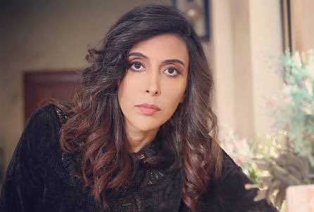 سمية الناصر: 

بطلي محاولة إنه أحد يحبك، الشي الوحيد اللي اجتهدي فيه إنك تحبين نفسك، سوي حفلة خططي، حطي استراتيجيات.