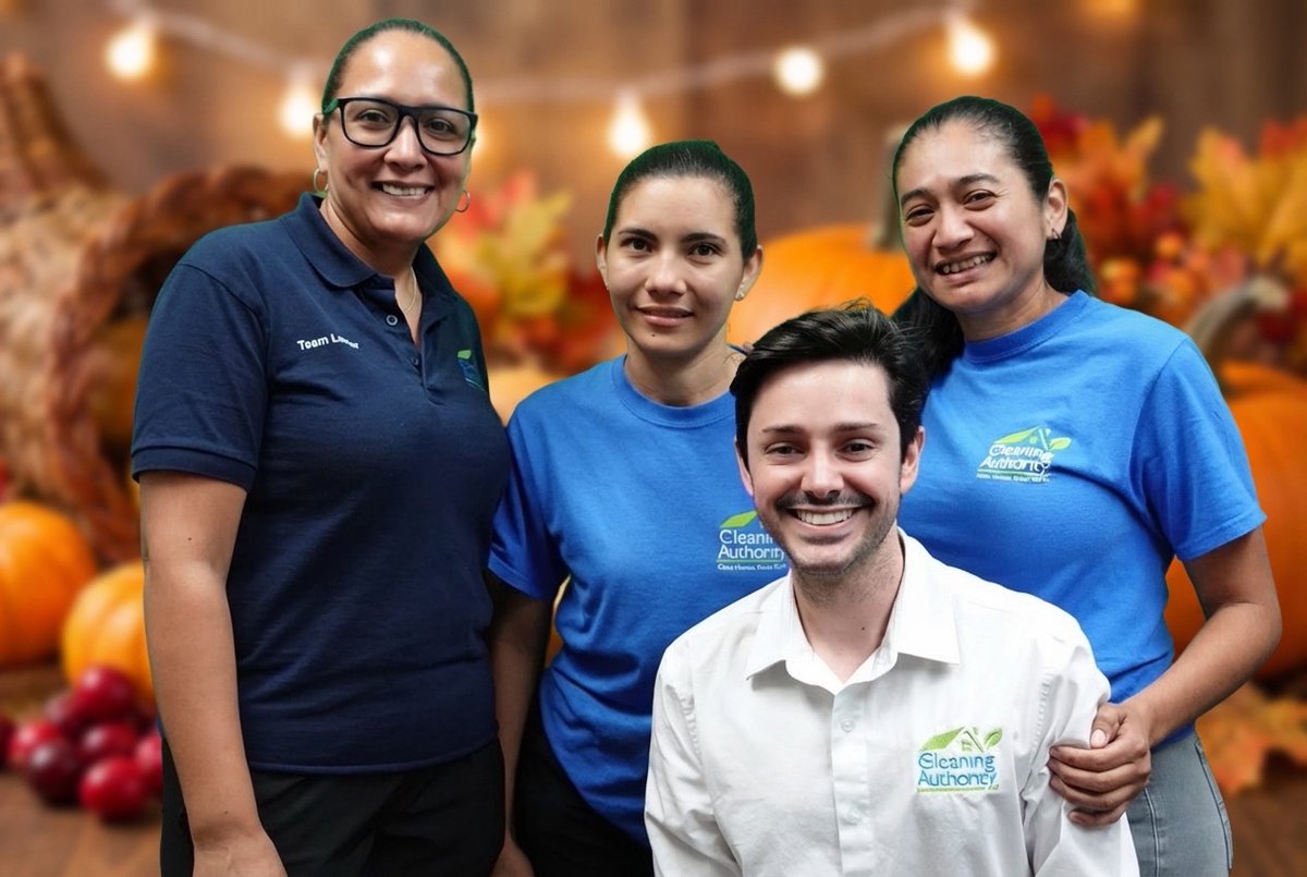 LifeatTCA's tweet image. 🦃 Celebrating Thanksgiving with the Austin Team! 🧡💚
Last week, The Cleaning Authority - Austin came together to celebrate Thanksgiving as an amazing team!
Wishing everyone a joyful holiday season filled with gratitude and cheer. 🍁✨
#LifeAtTCA #ThanksgivingCelebration