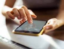 غياب الروح الرياضية
   تحولت الساحة الرياضية فجأة إلى مساحة مفتوحة للنقد والمحاسبة بلا ضوابط، الكل يتحدث في كل قضية، حتى من لا يعرف تفاصيلها ولا تربطه بها أي علاقة، المهم أن يقال «أنا هنا». فقد فتحت المواقع و«القروبات» أبوابها للجميع،،،نتمنى أن تختفي هذه الأساليب الدخيلة على