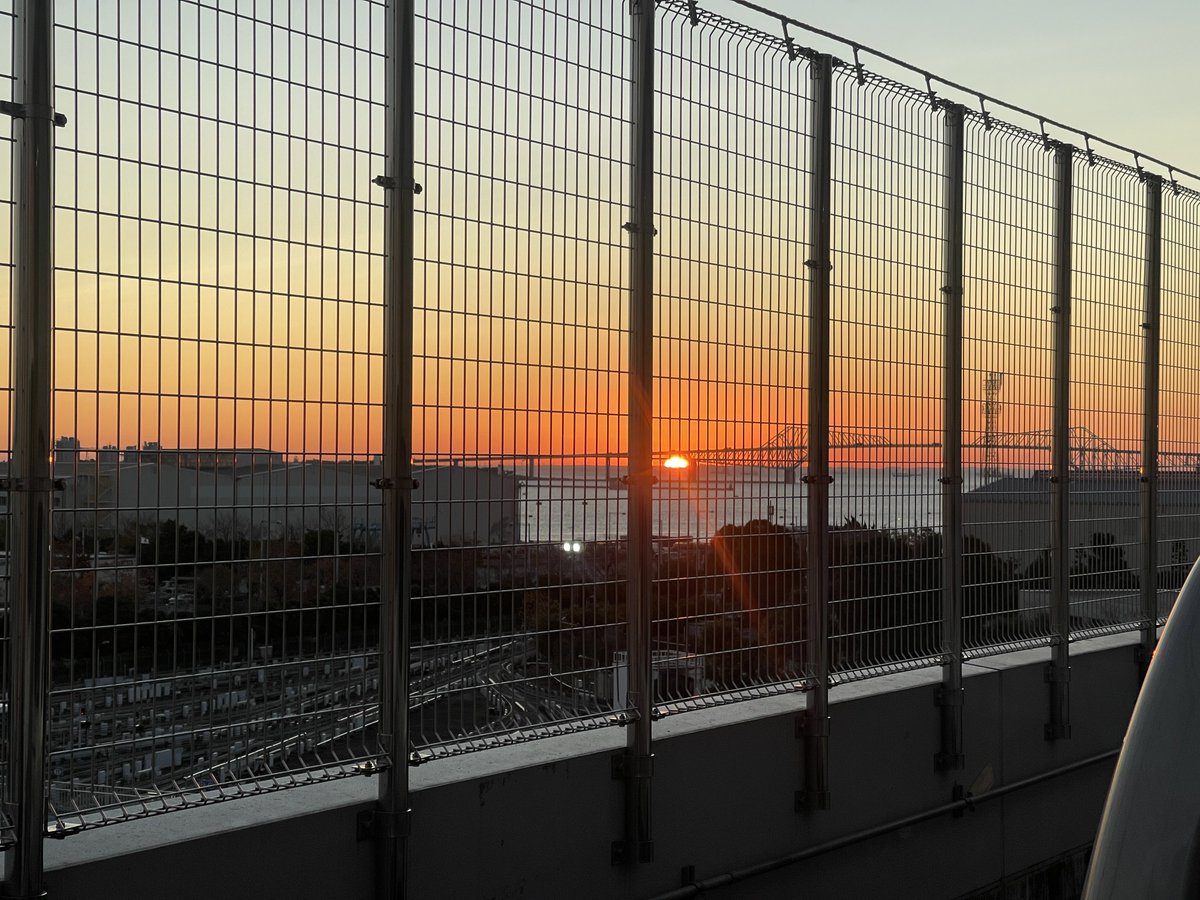 国際ロボット展の搬入時間早すぎて眠い
#ファイバリオン