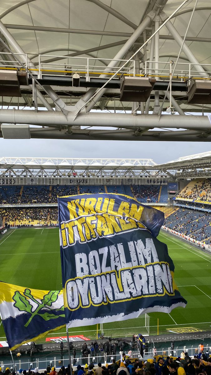 ffasici's tweet photo. VAR hakemi Onur Özütoprak.. 
Fenerbahçe-Alanyaspor.
Galatasaray-Samsunspor.
Şampiyonluk yarışında 4 puana direkt etki.

Kurulan İttifakları Bozalım Oyunlarını, S*kelim analarını. https://t.co/BpOzLilFa1