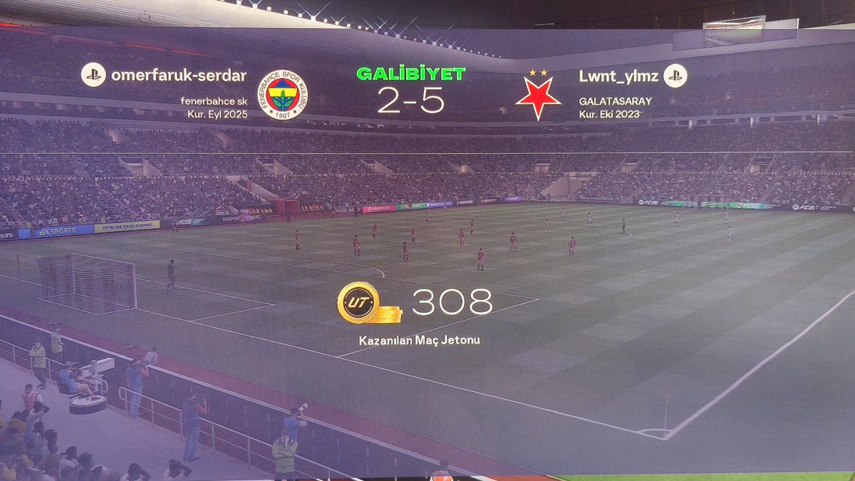 Ama daha maçın başıydı Ömer Faruk nereye gittin??? 😂😂😂 Sahadan çekilmek huy oldu valla sizde 😉