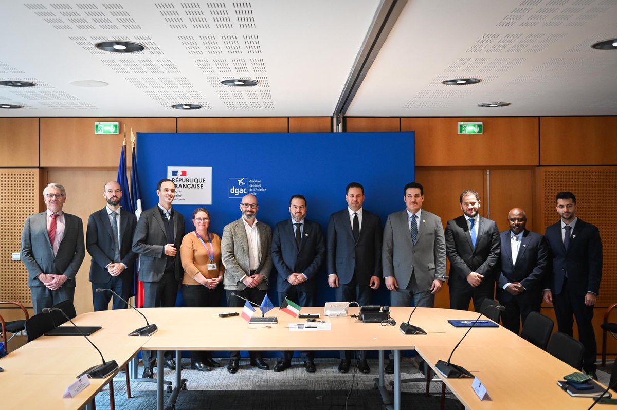 الطيران المدني tweet media