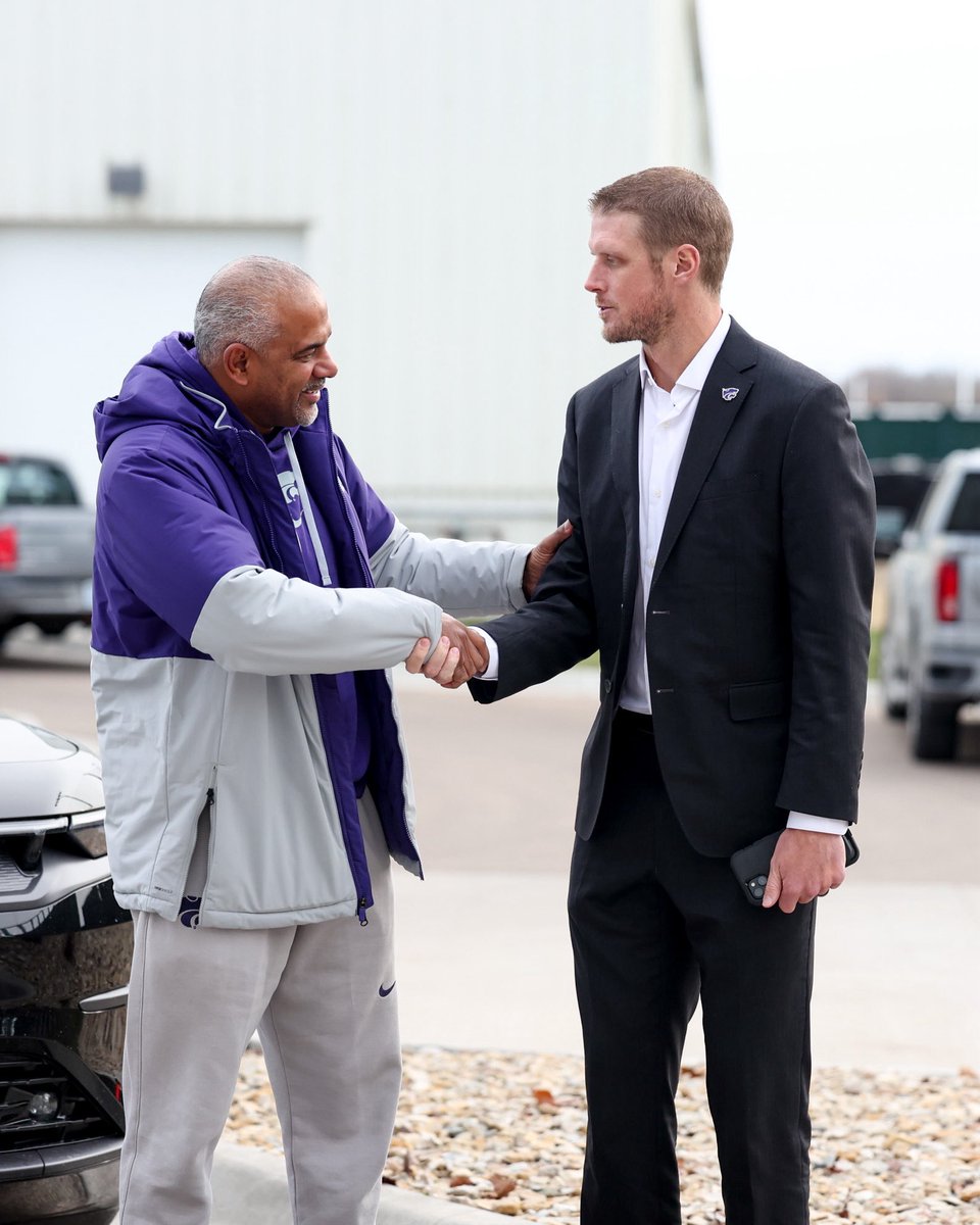 KStateMBB's tweet image. FAM

@CoachJTang 🤝 @CK_KleinCollin