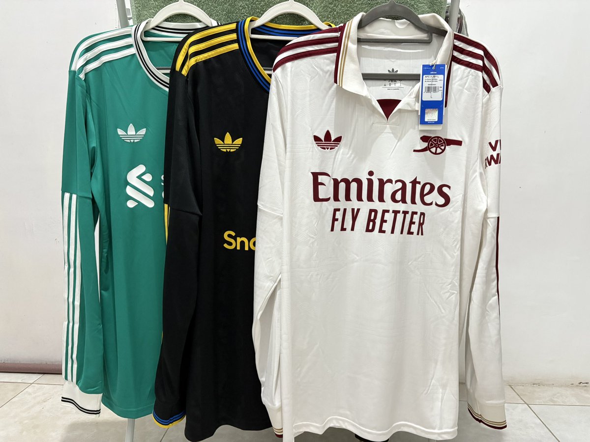 Muttimmoes's tweet photo. @Jerseyforum #jersey4sale 
Arsenal 3rd size L BNWT Size L 1.800
Mu 3rd Size L BNWT 1.600
LFC 3rd Size L BNWT 1.600
Untuk Jersey lain bisa cek di https://t.co/F51Iyy47Hn https://t.co/PKwKxVwkYA